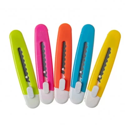 Нож канцелярский Alingar, 9 мм, с механической фиксацией лезвия, цветной пластик. корпус, ассорти неон, блистер с европод. AL11221