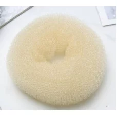 Валик-резинка для создания пучка 4х7см бежевый 601352