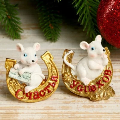 Сувенир полистоун "Белая мышка на золотой подкове с пожеланием" МИКС 5х2,5х5 см 4175040