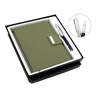 Набор подарочный DB-276 Записная книжка 15*21см, магнитный клапан, зеленый + ручка черный/серебро 328309