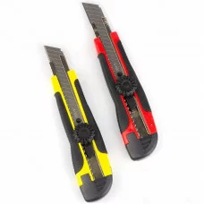 Нож канцелярский Alingar 18 мм, с металл. напр.,с мех. фиксацией лезвия,  мягкие вставки, пластик корпус, ассорти, пакет с европодвесом AL6654