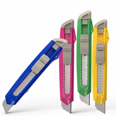 Нож канцелярский Alingar, с механической фиксацией лезвия, 18 мм, пластик. корпус, ассорти, пакет с европодвесом AL6656