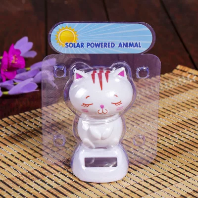 Маятник пластик от солнечной батареи "Кот Манэки-нэко стеснительный" белый 9,5х5,5х5,5 см 4102012