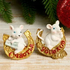 Сувенир полистоун "Белая мышка на золотой подкове с пожеланием" МИКС 5х2,5х5 см 4175040
